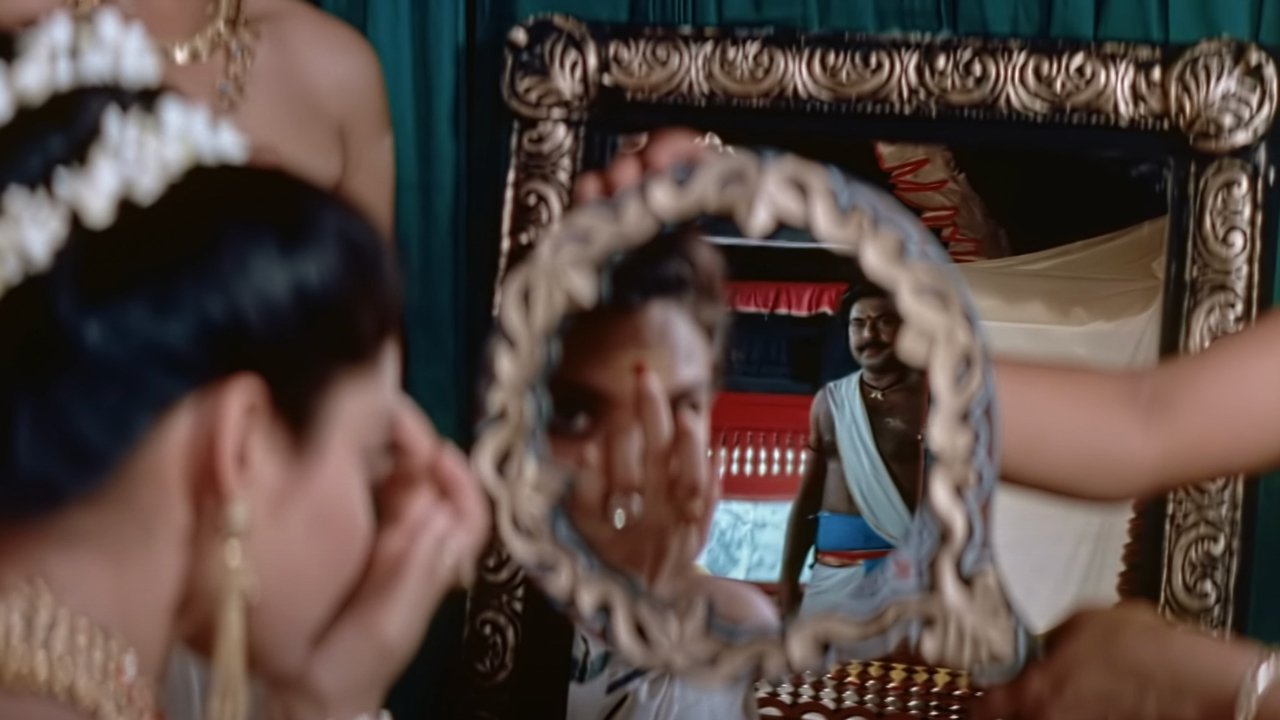 Oru Vadakkan Veeragatha Movie Screenshot 2