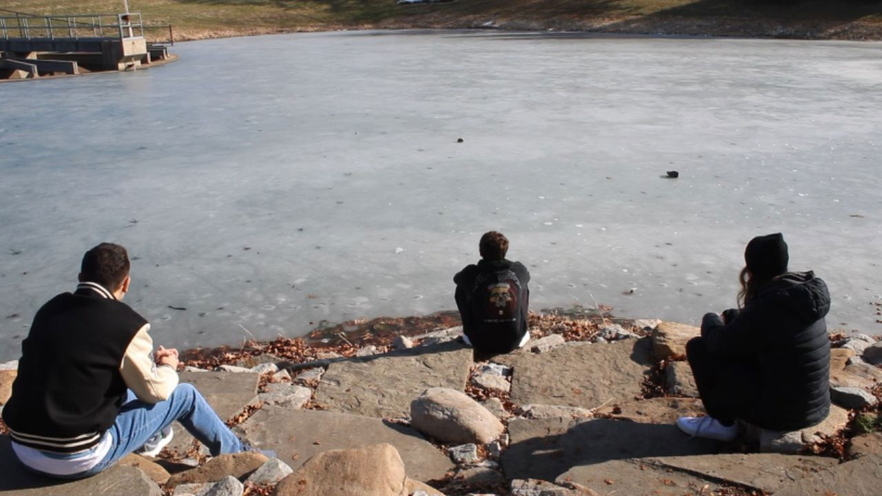 Five More Minutes Movie Screenshot 3